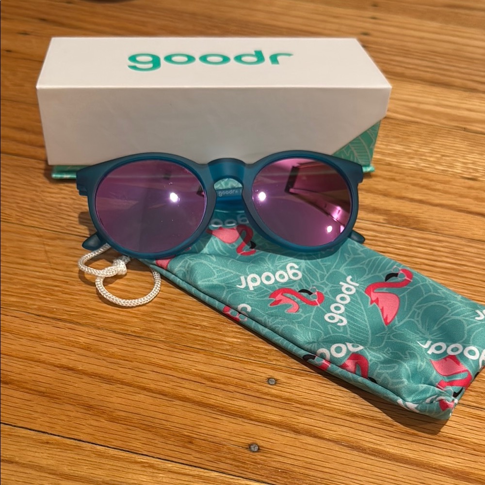 Goodr men women Circle G sunglasses with case